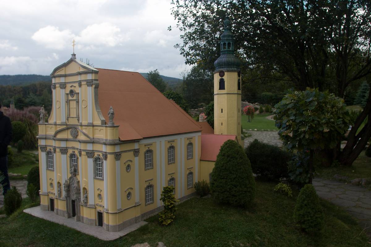 Hrad Chojnik a park miniatur Kowary