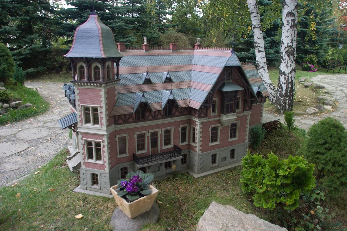 Hrad Chojnik a park miniatur Kowary