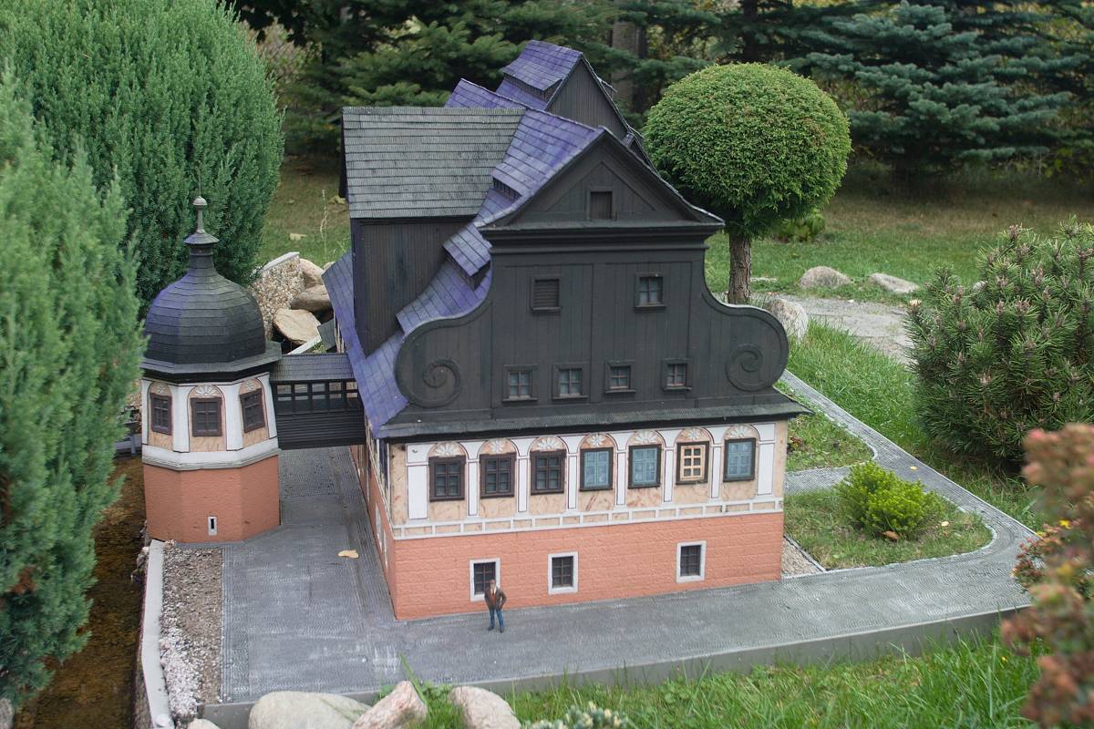 Hrad Chojnik a park miniatur Kowary