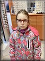 Lilinka si vybírá nové brejličky
